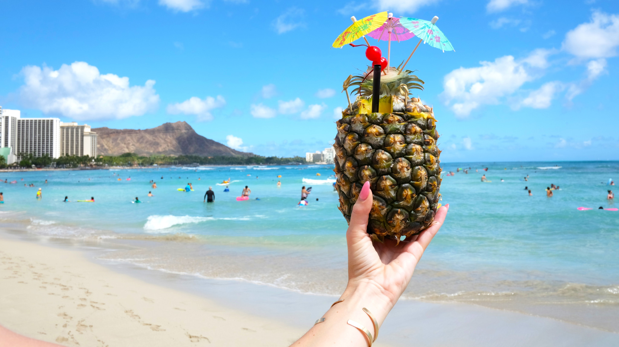 A MAJOR TRAVEL GUIDE TO: OAHU